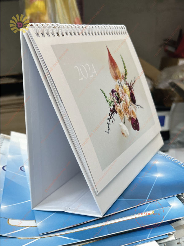 LỊCH ĐỂ BÀN